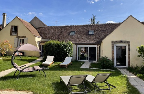 Fontaine-la-Gaillarde House | Villa Fontaine with heated indoor pool