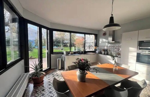 Lormont Villa | Villa for 8 people with a heated pool Bordeaux Business Trips & Vacations