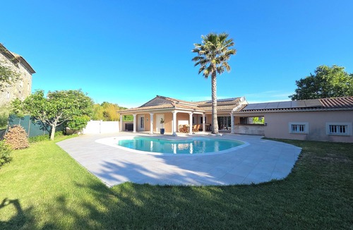 Vallerargues Villa | Villa Gardoise Avec Piscine Privée et Chauffee