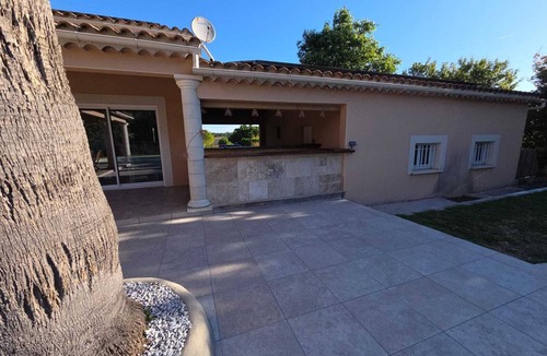Vallerargues Villa | Villa Gardoise Avec Piscine Privée et Chauffee