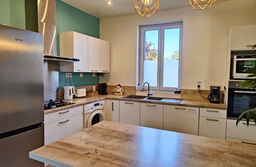 Cazeres House | Villa Garona with pool between Toulouse and Pyrenees mountains