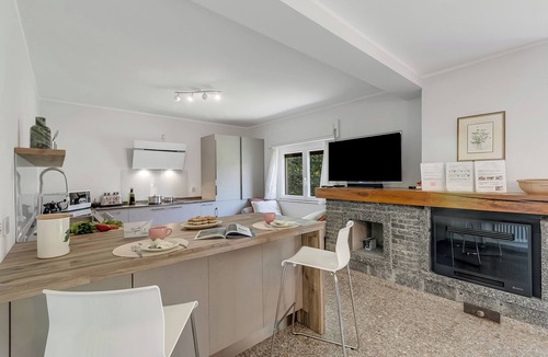 Gemonio Villa | Villa Giulietta: Private Pool & Garden near Lake Maggiore (Sleeps 9), Gemonio, Italy