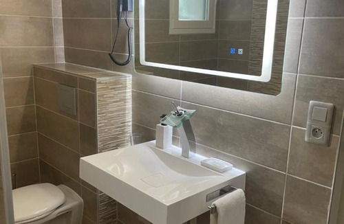 Saint-Andre-les-Vergers Hotel | Villa Hotel