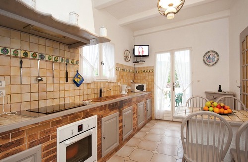 Bagnols-en-Foret House | Villa in Bagnols with Pool & Near Nature Parks