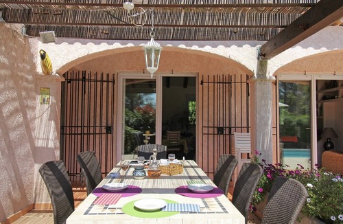 Bagnols-en-Foret Villa | Villa in Bagnols near Sea with Pool