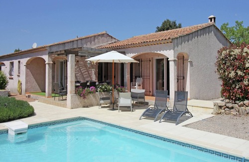 Bagnols-en-Foret Villa | Villa in Bagnols near Sea with Pool