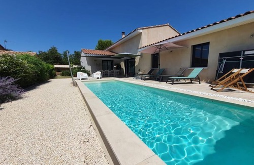 Cabrieres Villa | Villa in charming little village near Nîmes