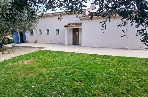Saint-Jacques House | Villa in Grasse with swimming pool