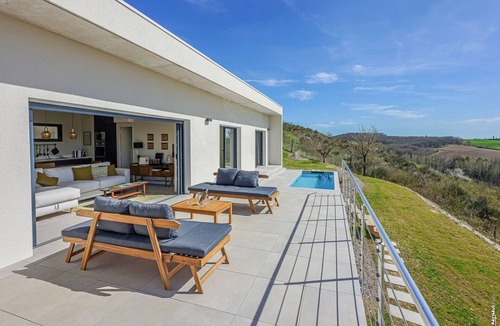 Salvagnac Villa | Villa Le Belvédère – Design & Panoramic View in Salvagnac
