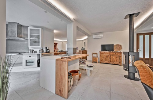 Les Angles Villa | Villa Les Cerisiers : 70's decor, parking, Clim