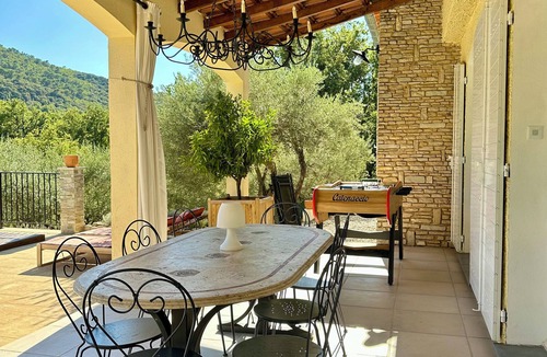 Rougiers Villa | Villa les Restanques * Swimming pool & Petanque in Provence