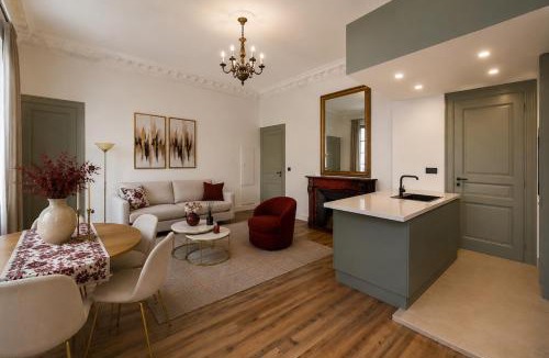 Bagneres-de-Luchon Apartment | Villa Luisa - Appartement Central à Luchon