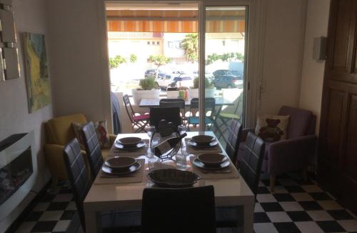 Valras-Plage Apartment | Villa Magaly T4 à 50 m de la plage et de Valras centre avec linge de lit et ménage inclus