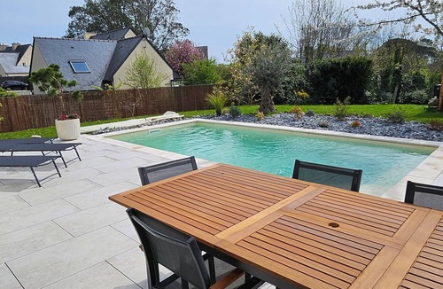 Binic Villa | Villa Magnolia: On the seafront with swimming pool