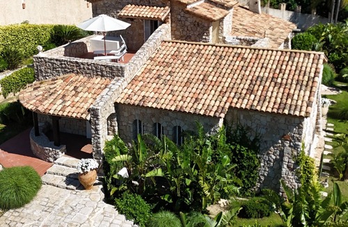 Latte Villa | Villa Maria Pia-3BR 2 BA + Private Beach Parking- Luxury Coastal Retreat