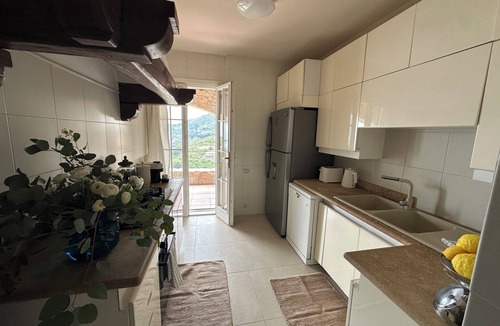 Latte House | Villa Maria Pia- 3BR/2BA + Private Beach Parking- Luxury Coastal Retreat