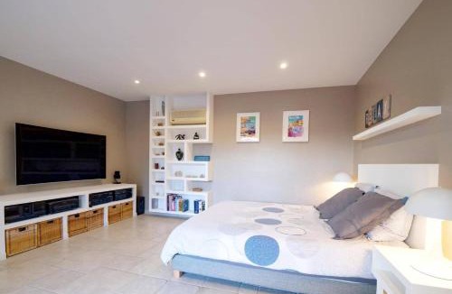 Neoules Villa | Villa Mathea by Villa Plus