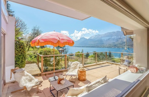 Rovagny Villa | Villa pool jacuzzi breathtaking view of Lake Annecy