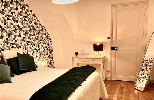 Poincare - Foch - Anatole France - Croix de Bourgogne Apartment | Villa Raymond Poincare