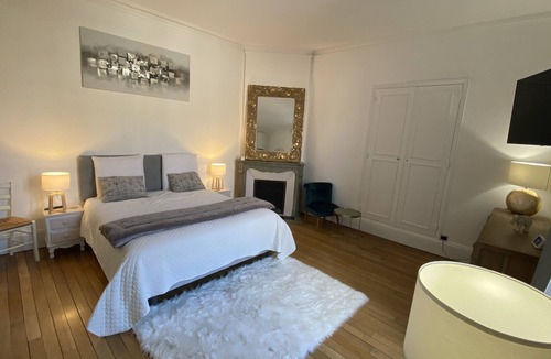 Poincare - Foch - Anatole France - Croix de Bourgogne Apartment | Villa Raymond Poincare
