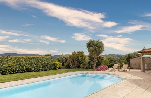 Rochefort-du-Gard Villa | Villa Rosalie, a beautiful holiday home with private pool for 6 people, located on the outskirts of the typical village of Rochefort-sur-Gard.
