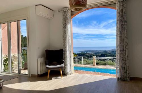 Castellar Apartment | Villa Rosie, vue mer, piscine et parking privatif avec recharge, AC, Wifi, Calme