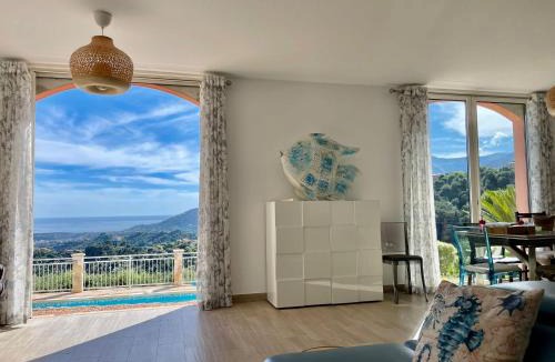 Castellar Apartment | Villa Rosie, vue mer, piscine et parking privatif avec recharge, AC, Wifi, Calme