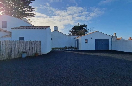 L'Epine House | Villa Rubis, ocean view, direct access to the harbor and beach from the garden. Rated 4*