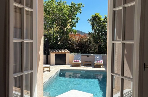 La Mole Villa | Villa Sereno - 20min from Saint-Tropez. 5 bedrooms with private pool.