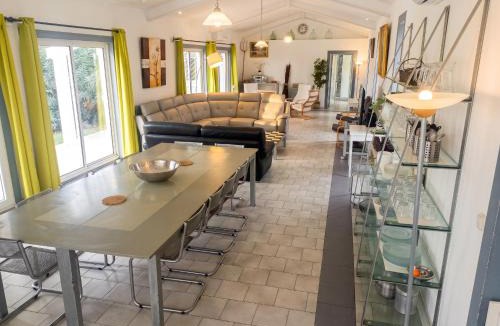Meynes Villa | Villa spacieuse et élégante à Meynes avec piscine privée