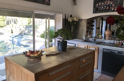 Le Beausset Villa | Villa surrounded by olive trees with jacuzzi, heated swimming pool, boules court