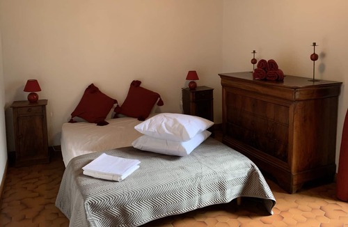 Laval House | Villa, swimming pool. tennis and billiards