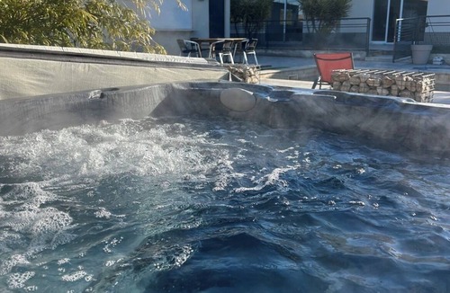 Rochefort-du-Gard House | Villa with pool and jacuzzi - 12 people