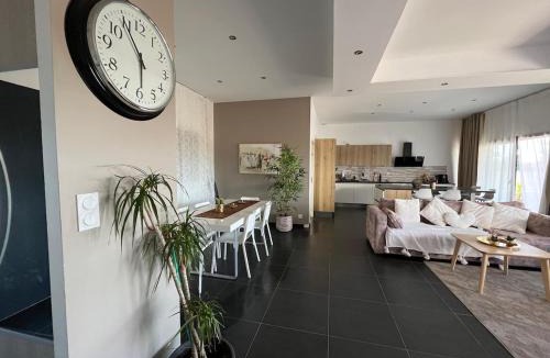 Miremont Villa | Villa with Private Pool 3 Bedrooms Pool