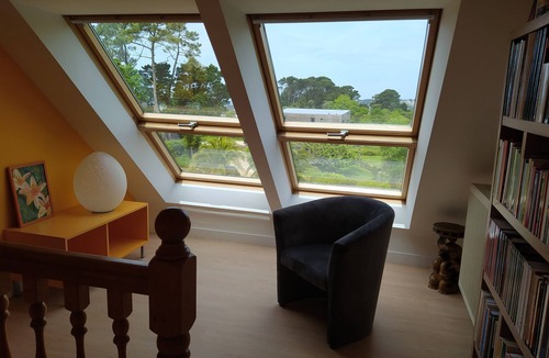 Lannion House | Villa with spacious rooms, garden, quiet location and walking distance to the beach/GR34