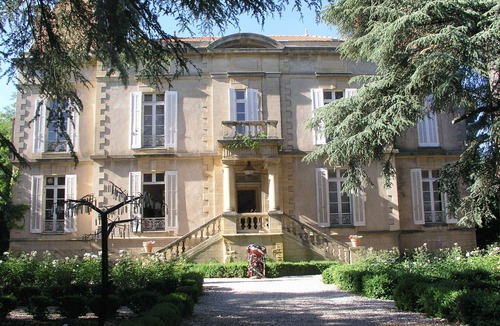 Domazan Villa | Villa with trees 130 m2 in the vineyards with large swimming pool
