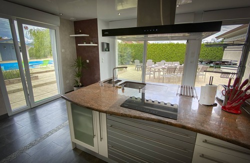 Laval-sur-Vologne Villa | Villa200m SWIMMING POOL chauffée❄️SPA❄️sauna❄️babyfoot❄️Kota-grill