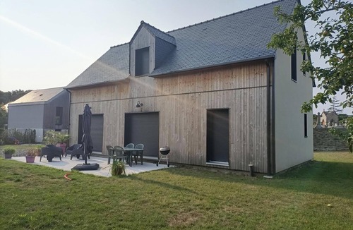Saint-Briac-sur-Mer House | Village house 5 mn walk from shops and 10 mn from beaches.