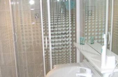 Sainte-Colombe-sur-Guette House | Village house on 3 levels comfortable, good benefits
