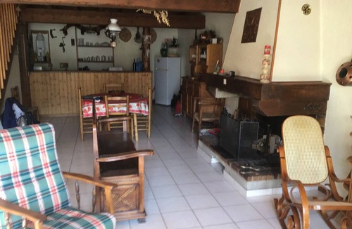 Belcaire House | Village house with balcony located in Camurac 1200 m above sea level.