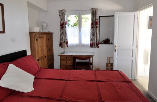 Senven-Lehart Apartment | Vue de la Vallée Apartment in the heart of the Côtes D'Armor countryside.
