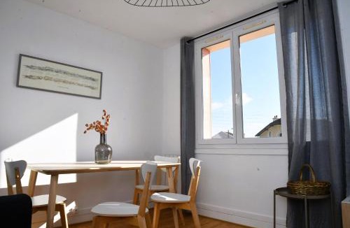 Tarbes Apartment | Vue Pyrénéenne Élégante avec 2 chambres