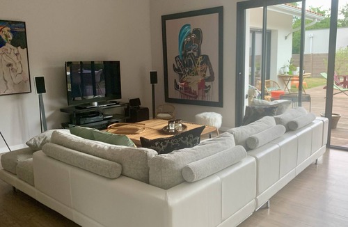 Saubion House | Warm and peaceful house with swimming pool