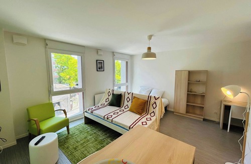 Barbatre Apartment | We Live In R - Suite 203