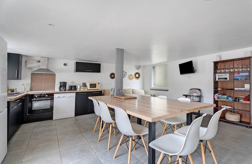 Henanbihen House | Welcome to Our Warm and Friendly Holiday Home!