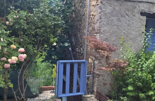Cailla House | Welcome to the land of Cathars and legends!