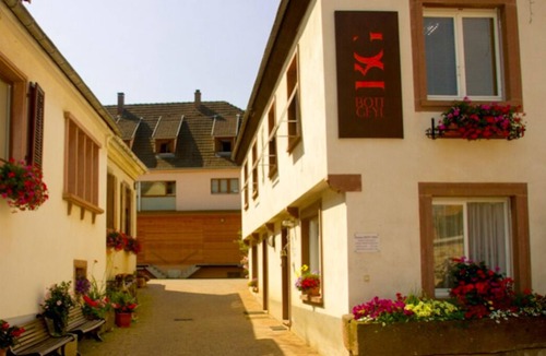 Beblenheim Apartment | Welcome to the small winemaker Domaine Bott-Geyl