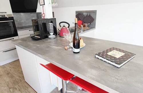 Reichsfeld Apartment | Welcome to the winemaker’s home. Domaine BOHN Red Wine House for 2-4 wine lovers