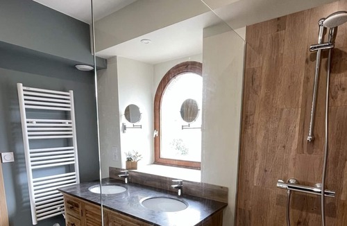 Yffiniac Apartment | Well-being in Brittany, Swimming pool, Sauna. 2 bedrooms private terrace #egl