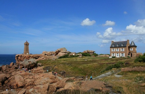 Perros-Guirec Apartment | Well equipped apartment 500m from the beach and shops in PERROS-GUIREC
